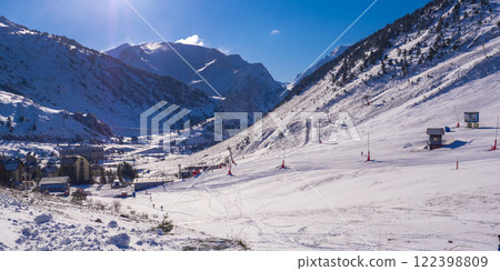 Candanchu Ski Resort, Huesca, Spain Candanchu Ski Resort, Huesca, Spain 122398809