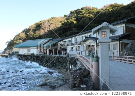 Pilgrimage to Ise, Futamiokitama Shrine (Meoto Iwa) 122398971