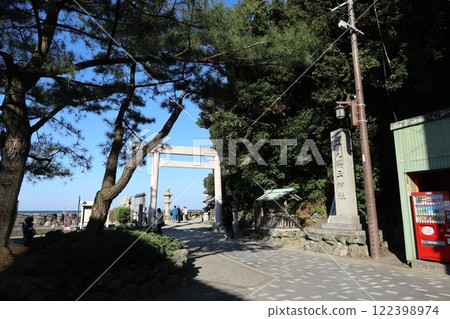 Pilgrimage to Ise, Futamiokitama Shrine (Meoto Iwa) Pilgrimage to Ise, Futamiokitama Shrine (Meoto Iwa) 122398974