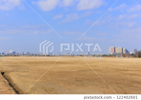 東京江戶川區江戶川河床 2025 年 1 月 122402601