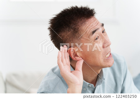 聾啞的老人 聾啞的老人 122403250