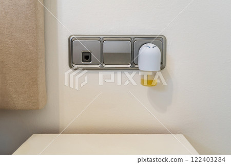 electric device with liquid mosquito repellent 122403284