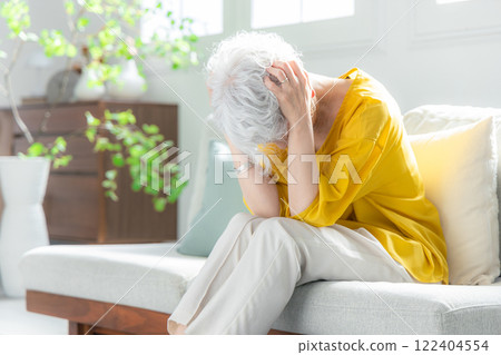 Female Elderly Negative 122404554