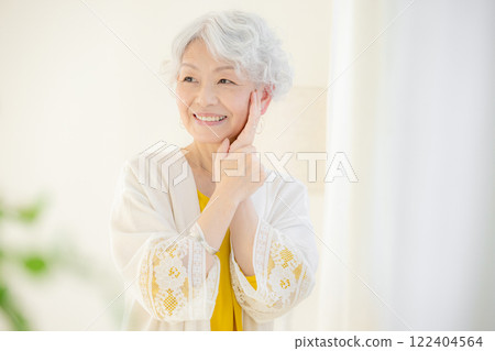 Senior woman smiling beauty Senior woman smiling beauty 122404564