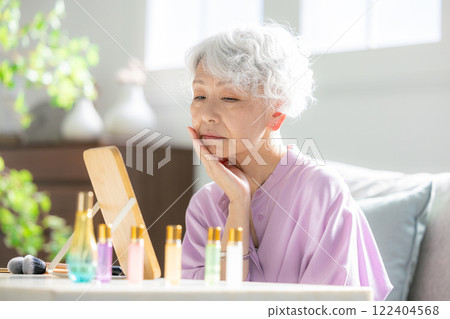 高級女性化妝陰性 122404568