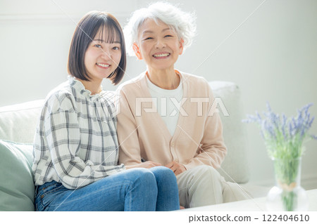 good old grandma and granddaughter good old grandma and granddaughter 122404610
