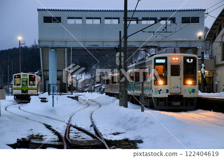 Kasukabe → Aizu-Tajima bound special express train [Skytree Train] Series 634... Departing from Aizu-Tajima Station to Asakusa Station 122404619
