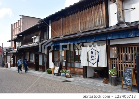 岐阜縣惠那市岩村城下町袋屋町龜屋 122406718