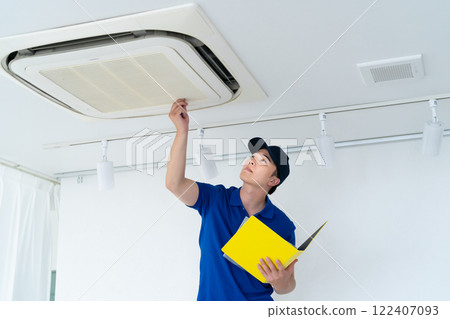 Maintenance of the ceiling embedded air conditioner 122407093