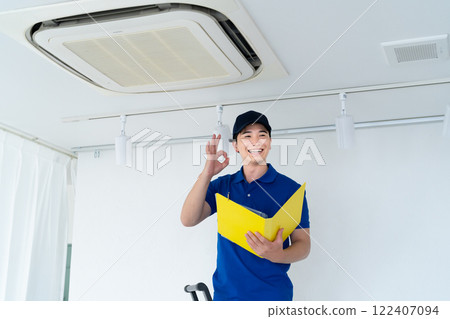 Maintenance of the ceiling embedded air conditioner Maintenance of the ceiling embedded air conditioner 122407094