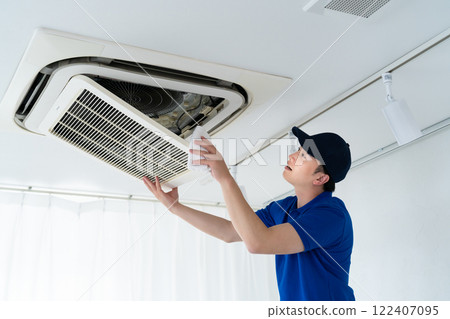 Maintenance of the ceiling embedded air conditioner Maintenance of the ceiling embedded air conditioner 122407095
