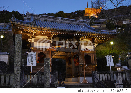 四國黎明前參拜的第23座寺廟-藥王寺 四國黎明前參拜的第23座寺廟-藥王寺 122408841