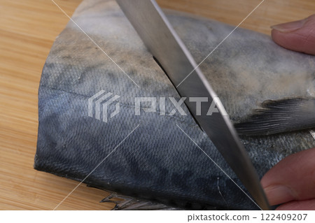 Preparation for making miso-boiled mackerel 122409207