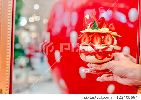 草莓Millefeuille 122409664