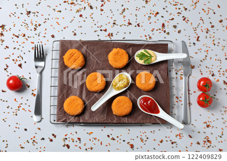 Fried mozzarella with fresh tomatoes and spices 122409829