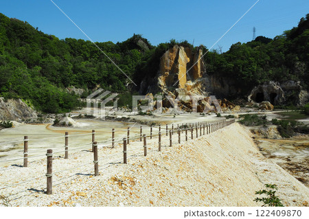 Arita ware Izumiyama magnet field (the birthplace of Japanese porcelain) 122409870