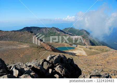 [Mountain scenery] Nagano Prefecture, Mt. Ontake, Ninoike Pond and Mt. Marishiten (2010) 122410483