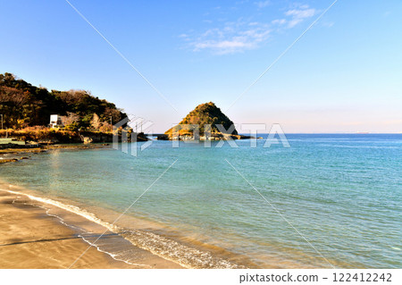 View towards Kamegasaki from near Igaura Beach (Kyonan Town, Chiba Prefecture) [2025.1] 122412242