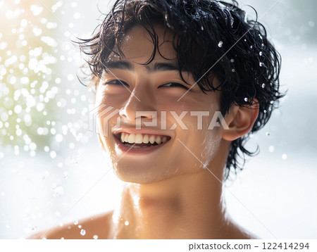 Men taking a shower 122414294