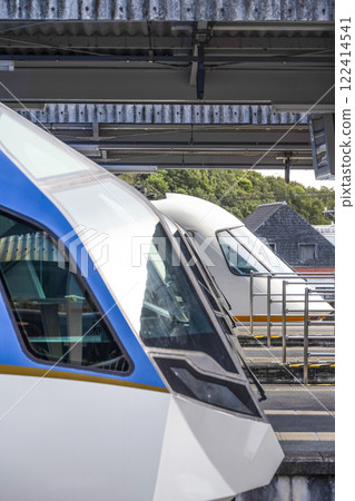 "Shimakaze" and "Urban Liner" stopped at Kashikojima Station 122414541