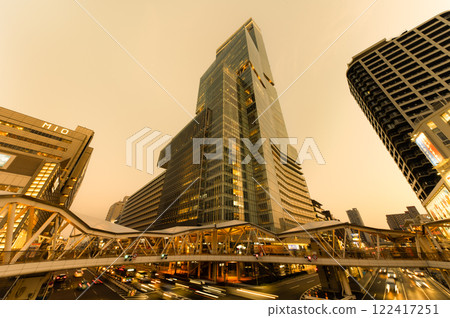 阿倍野Harukas，從人行天橋看到的日落，全景[同角度2/4] 122417251