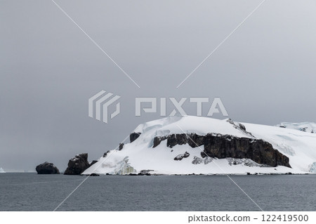 Mikkelsen Harbour Coastline 122419500