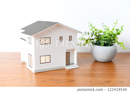 Image of a simple detached house model Image of a simple detached house model 122419540