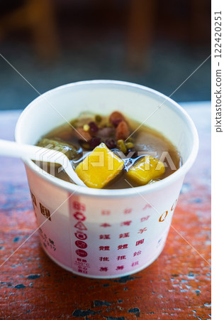 Jiufen's popular specialty sweet, taro balls 122420251