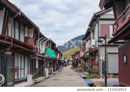 Old townscape of Gujo Hachiman <Gujo City, Gifu Prefecture> 122420912