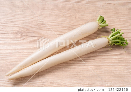 Cut the Japanese radish Cut the Japanese radish 122422136