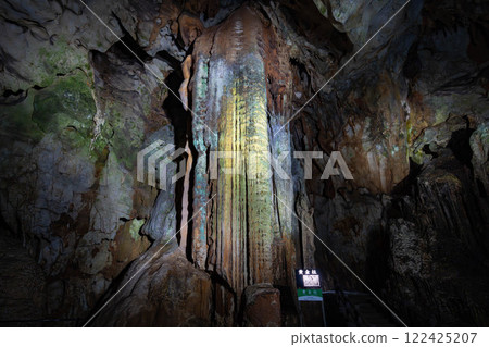 Golden pillar of Akiyoshi-dong 122425207