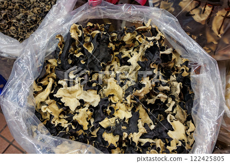 Chrysanthemum Chrysanthemum 122425805