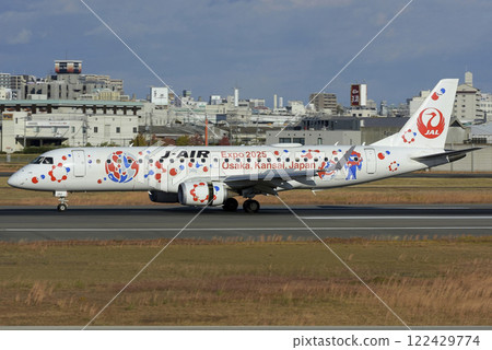 J-AIR 關西博覽會塗裝 E175 滑行 J-AIR 關西博覽會塗裝 E175 滑行 122429774