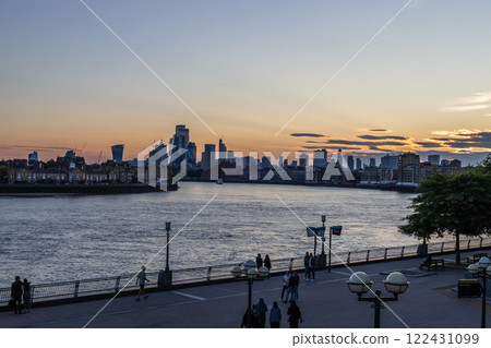 London Skyline at Sunset. Stunning View of the Thames and Modern Skyscrapers 122431099