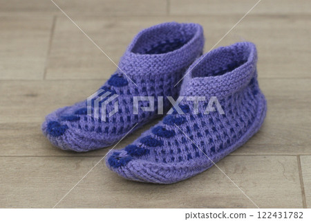 Woolen slippers 122431782