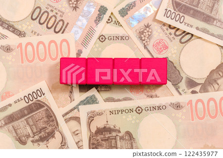 Eiichi Shibusawa's 10,000 yen note and four red cubes, synthetic material Eiichi Shibusawa's 10,000 yen note and four red cubes, synthetic material 122435977