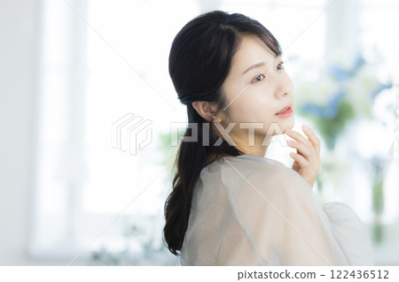 花瓶和女人 122436512