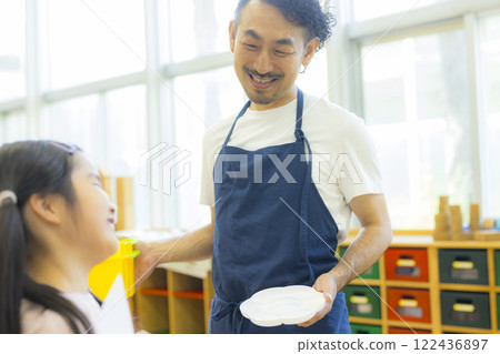 美術課-美術老師形象 美術課-美術老師形象 122436897