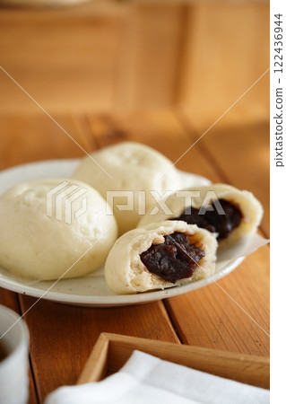 Bean paste 122436944