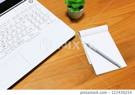 Educational image: Desk work, computer and writing utensils Educational image: Desk work, computer and writing utensils 122438254