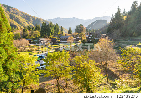 《富山縣》秋天的相倉合掌村、五簇山 122438279