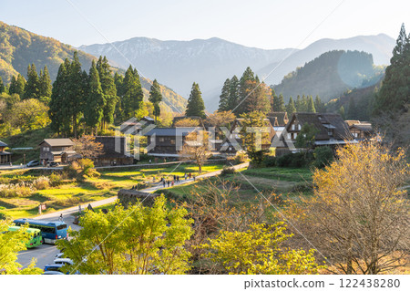 《富山縣》秋天的相倉合掌村、五簇山 《富山縣》秋天的相倉合掌村、五簇山 122438280