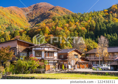 《岐阜縣》秋白川鄉秋葉合掌祖里村 122438311
