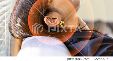 Woman indoor portrait 122438952