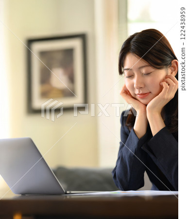 Woman indoor portrait Woman indoor portrait 122438959