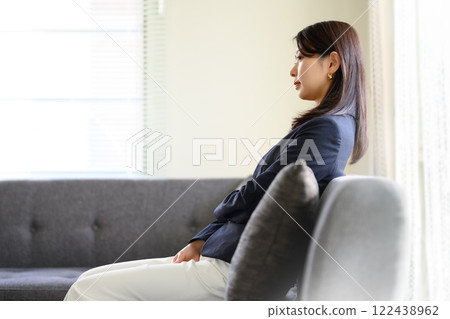 一個女人的室內肖像 122438962