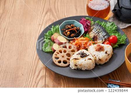 Colorful Japanese one-plate meal 122439844