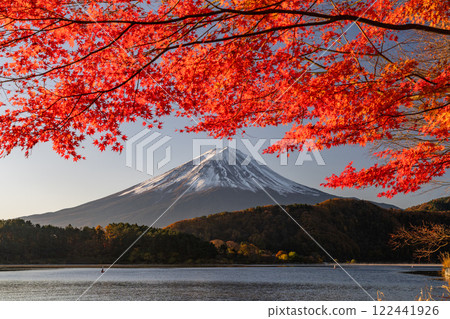 [山梨縣]富士山、秋葉、河口湖畔的黎明 122441926