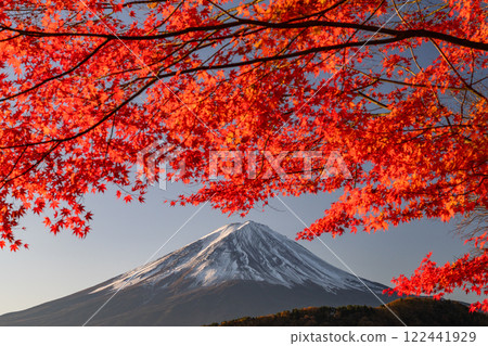 [山梨縣]富士山、秋葉、河口湖畔的黎明 122441929