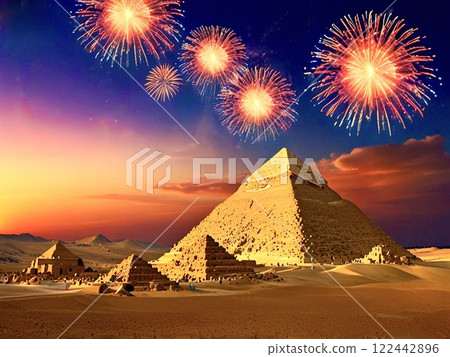 黃昏時的金字塔和煙火-3 122442896